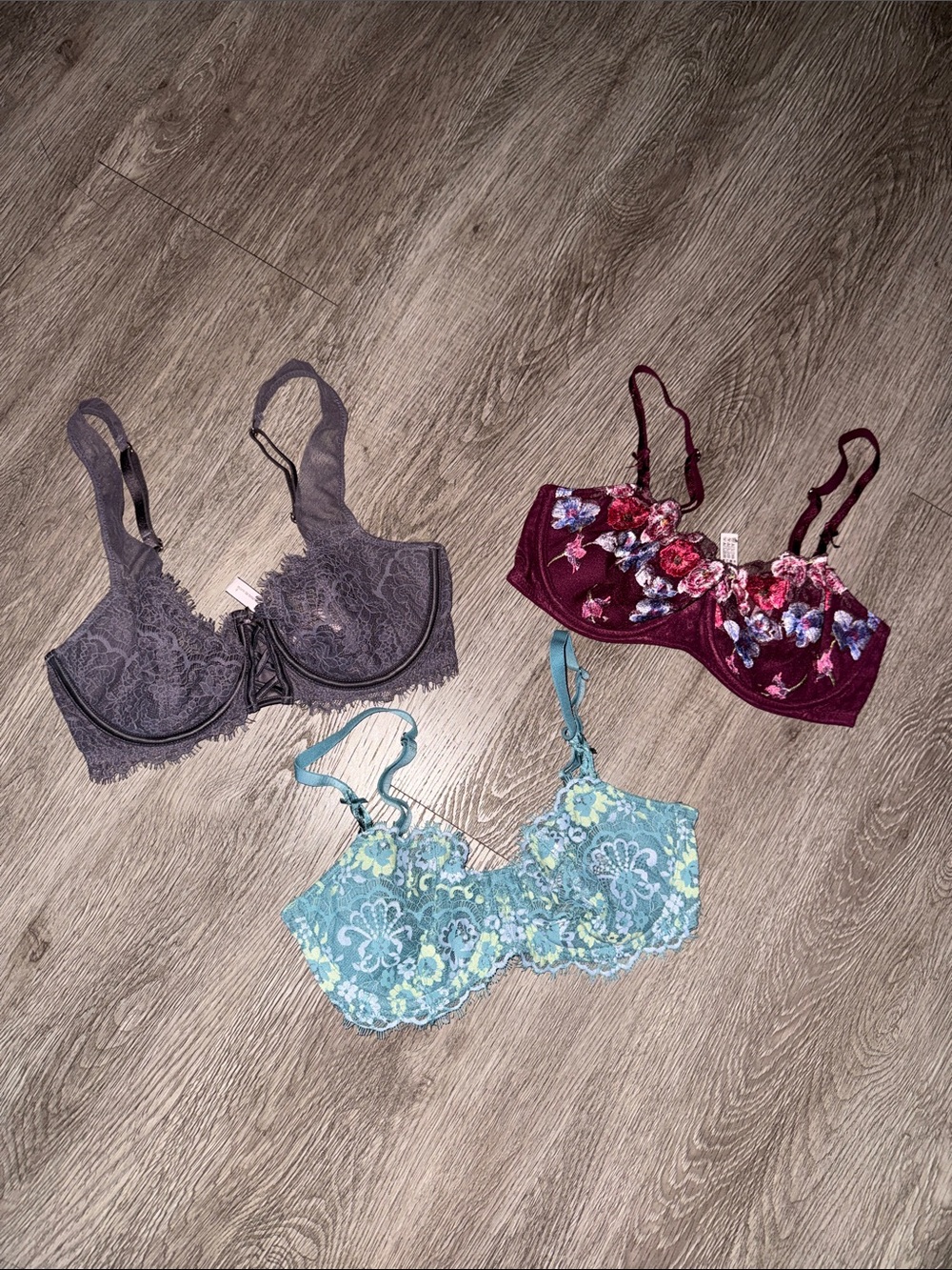 Victoria’s Secret Lot of 3 Lace Dream Angels Unlined Push-Up Bras